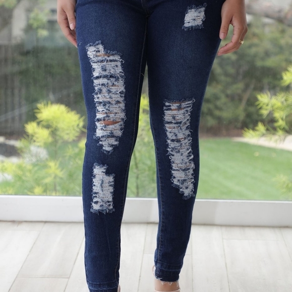 Fashion Nova Evie Distressed Mid Rise 